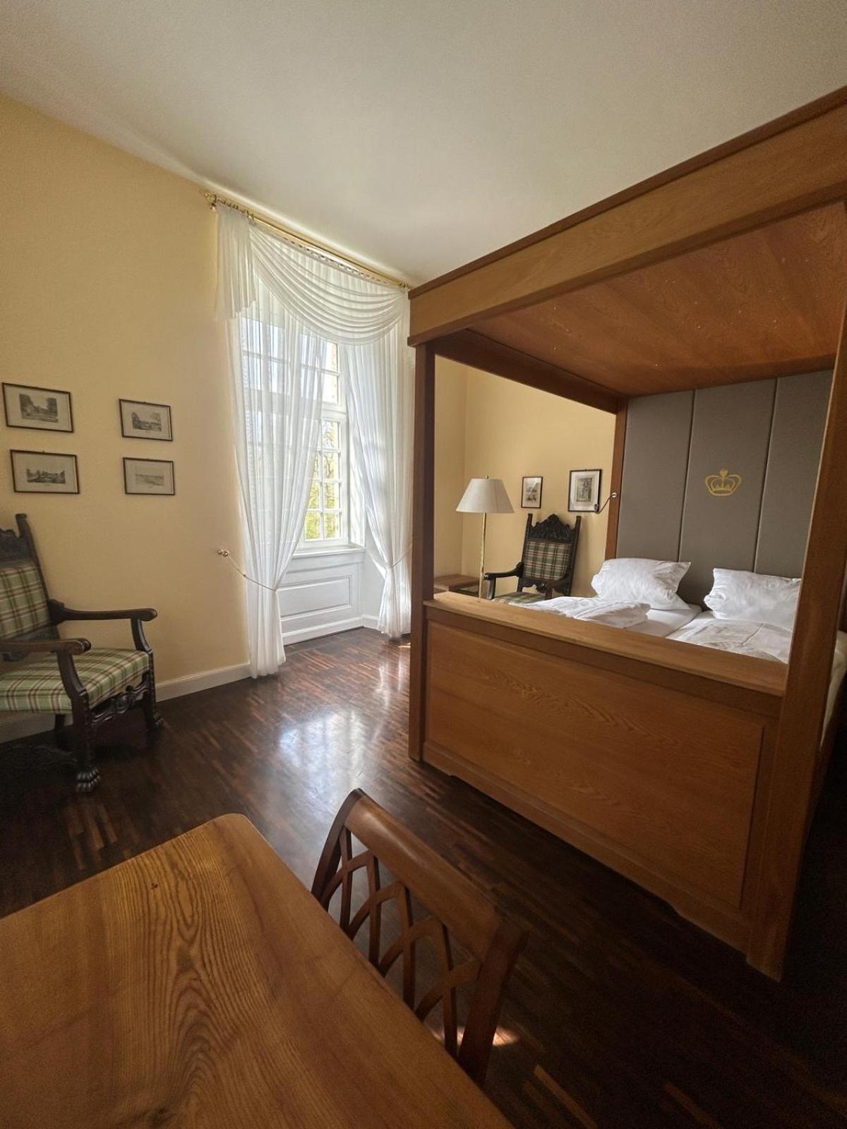 Hotel Schloss Hoehnscheid Bad Arolsen Dış mekan fotoğraf