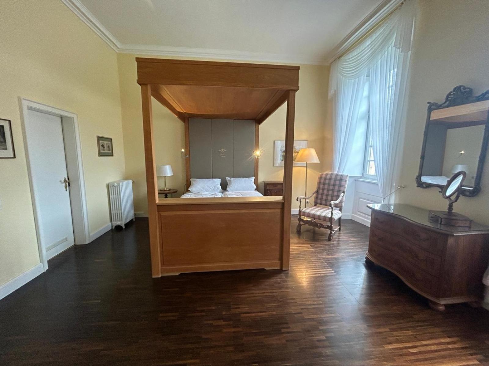 Hotel Schloss Hoehnscheid Bad Arolsen Dış mekan fotoğraf