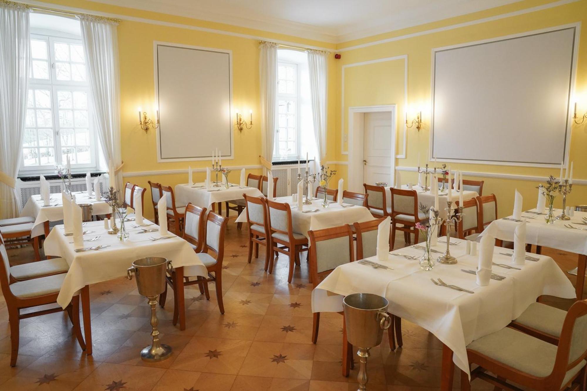 Hotel Schloss Hoehnscheid Bad Arolsen Dış mekan fotoğraf