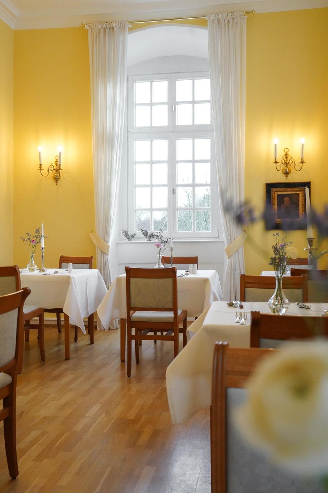 Hotel Schloss Hoehnscheid Bad Arolsen Dış mekan fotoğraf
